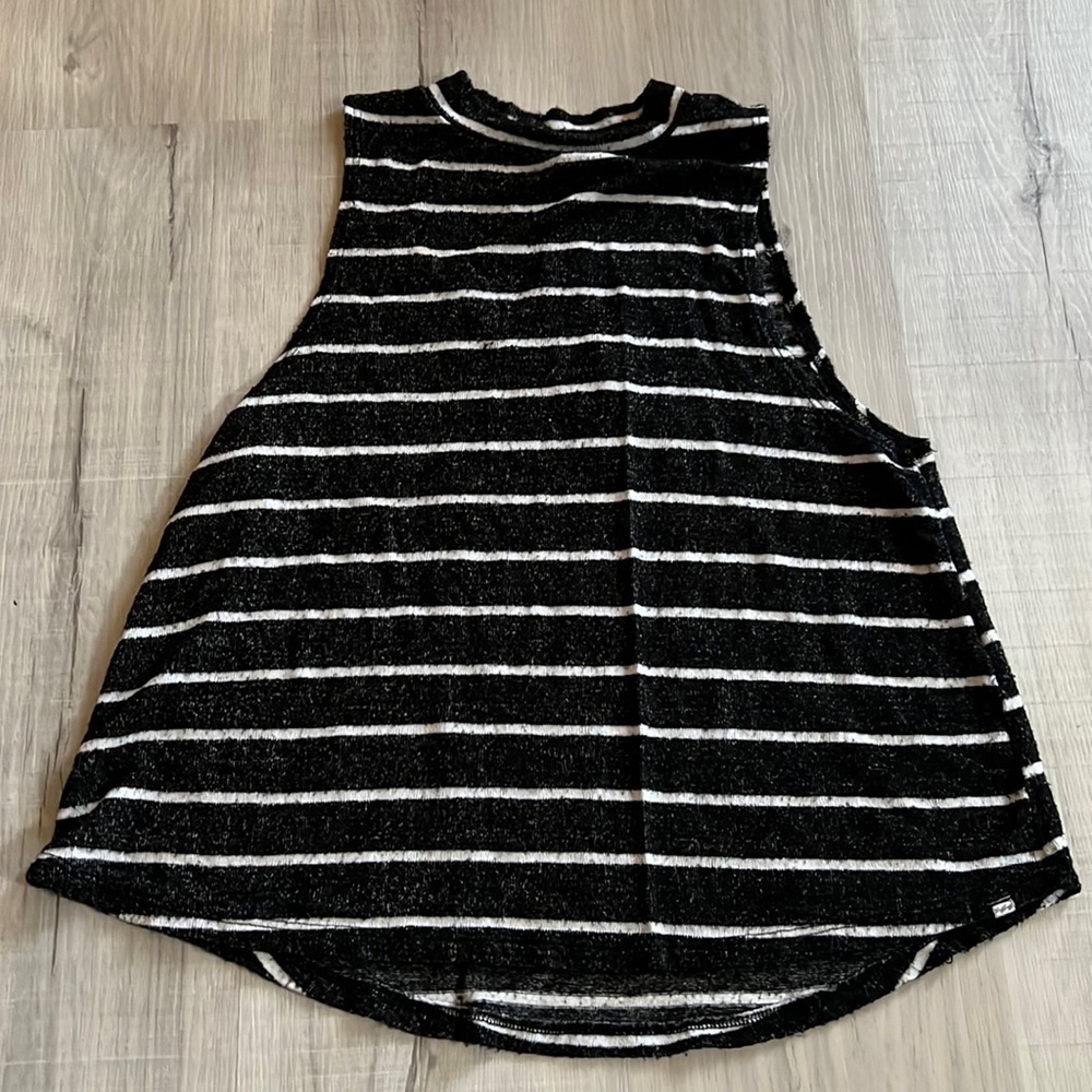 High neck open arm tank